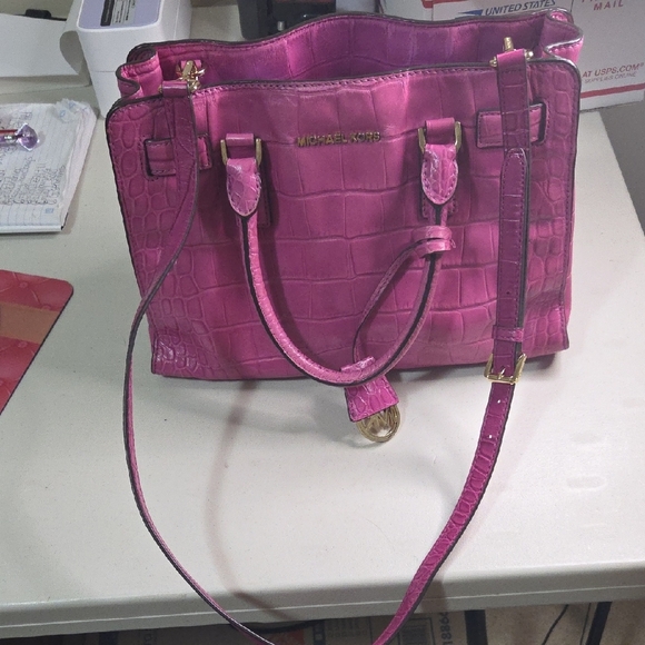 Michael Kors Fuchsia Crocodile Embossed Crossbody - Picture 2 of 9
